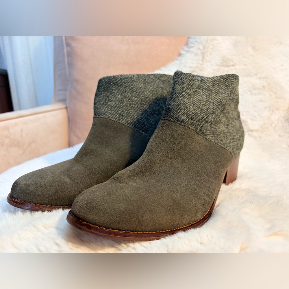 Toms Lacy Olive Suede Ankle Boots with Heathered Cuff